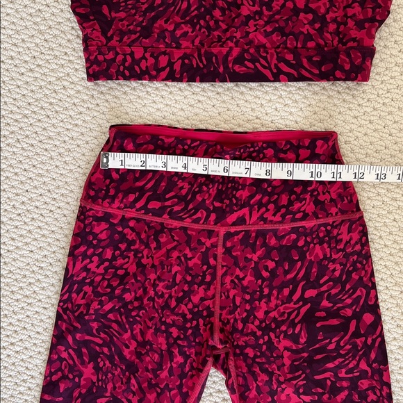 Like new! Peloton bra and leggings set bra is size medium pants are size small - Picture 5 of 9